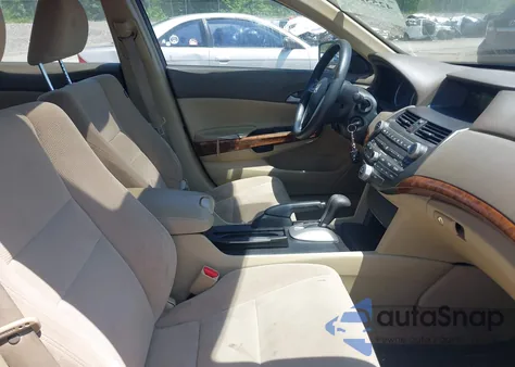 2008 Honda Accord 2.4 Ex z USA, uszkodzony, nr VIN JHMCP267X8C037610